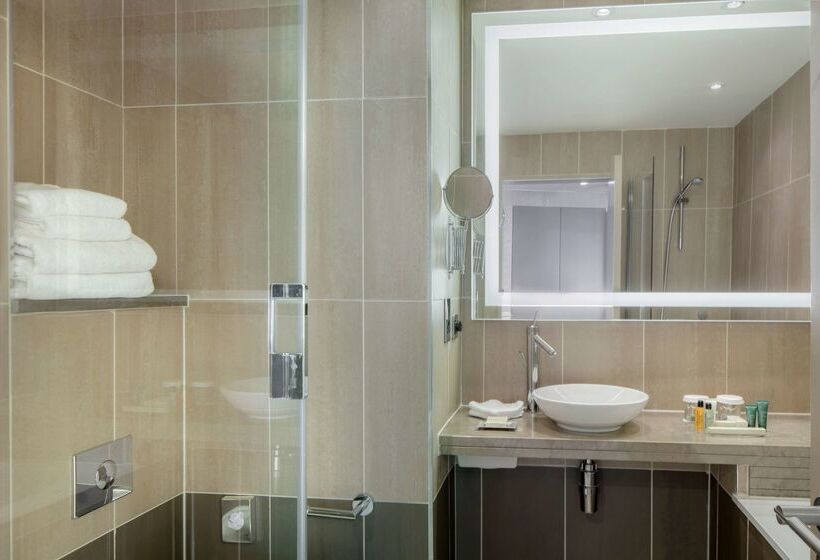 בית מלון כפרי Hilton London Tower Bridge