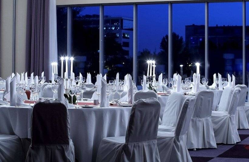 فندق Hilton Warsaw City