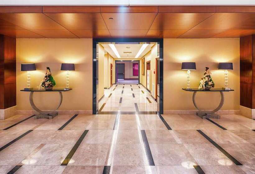 فندق Hilton Warsaw City