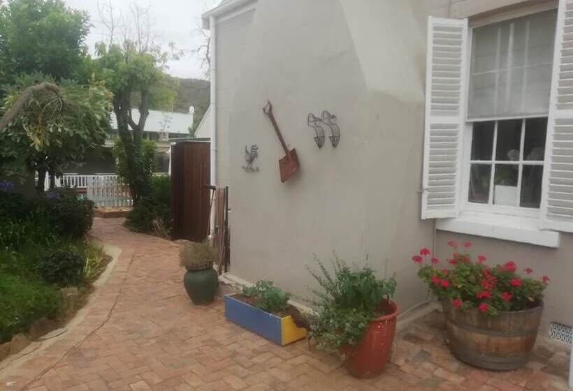 ホテル Housemartin Guest Lodge