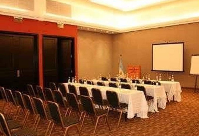 ホテル Howard Johnson Pilar Resort Spa & Convention Center