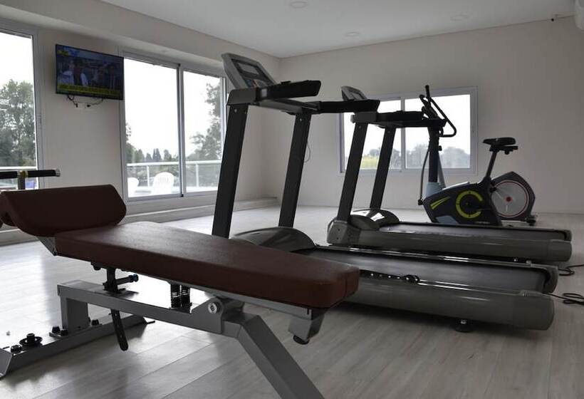 ホテル Howard Johnson Pilar Resort Spa & Convention Center