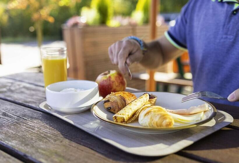 Отель Ibis Budget Charleroi Airport