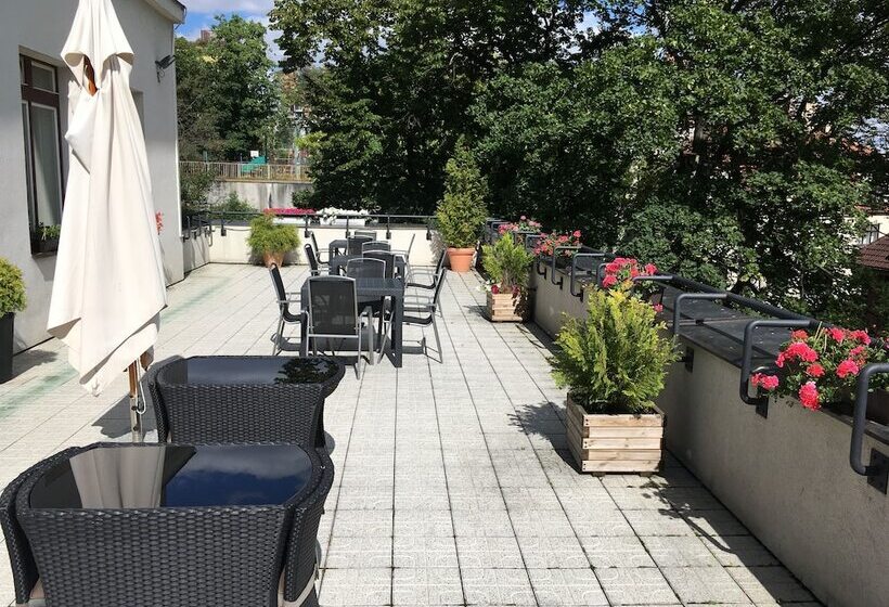 هتل Pension Jana   Domov Mládeže