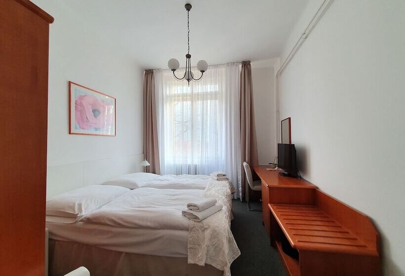 هتل Pension Jana   Domov Mládeže