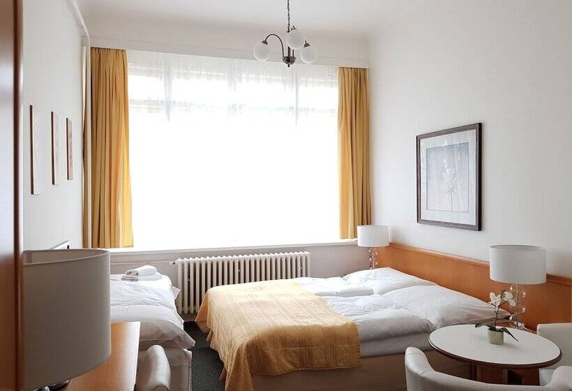 هتل Pension Jana   Domov Mládeže