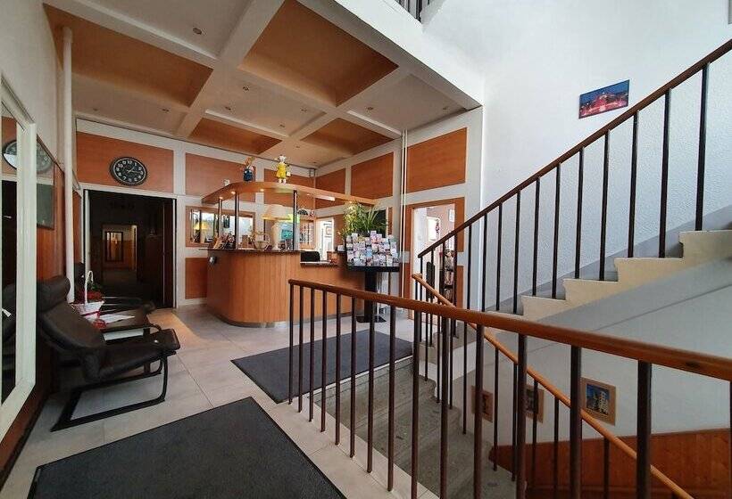 هتل Pension Jana   Domov Mládeže