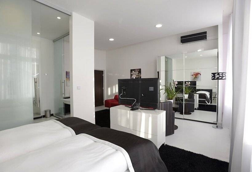 هتل Pension Jana   Domov Mládeže