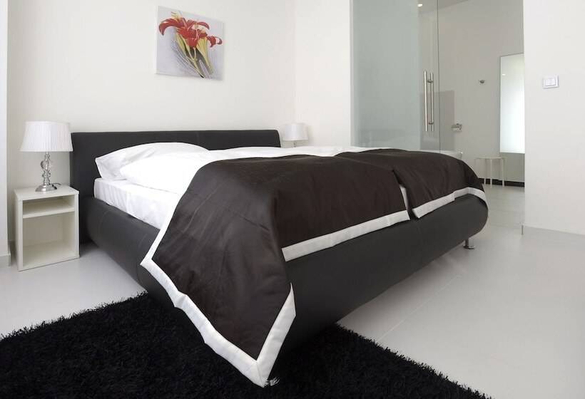 هتل Pension Jana   Domov Mládeže