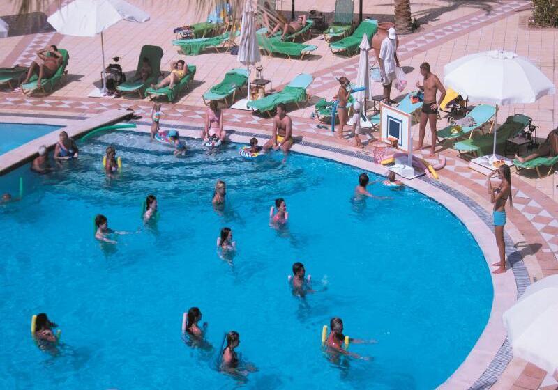 ホテル Jaz Makadi Oasis Resort