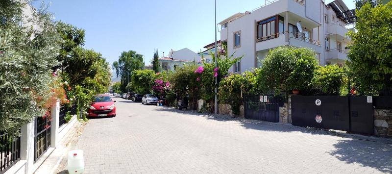 Отель Kamelya Apartments