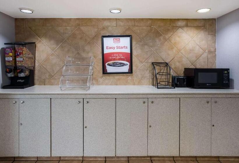 هتل Super 8 By Wyndham Savannah