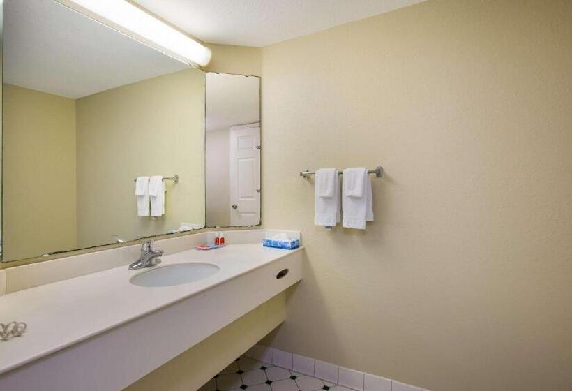 ホテル Super 8 By Wyndham Savannah