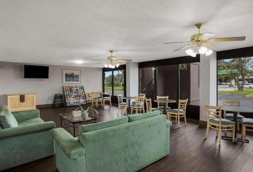 ホテル Super 8 By Wyndham Savannah