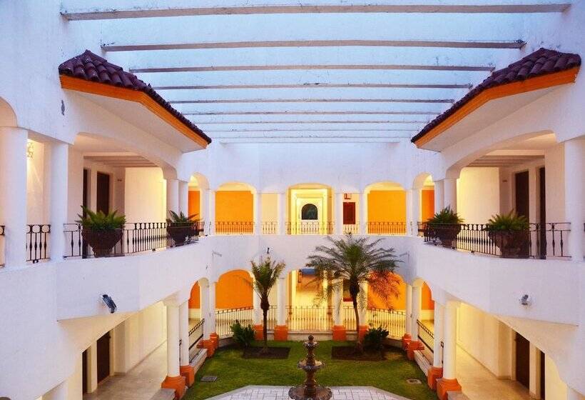 ホテル Mision Colima