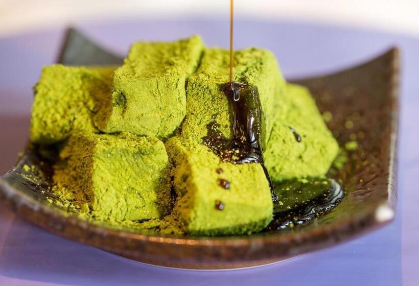 Отель Monterey Hanzomon