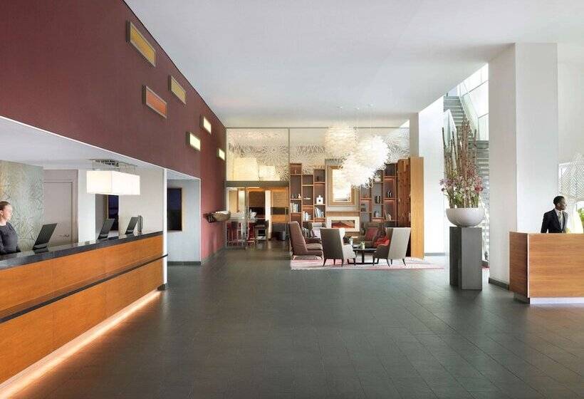 Mövenpick Hotel Amsterdam City Centre