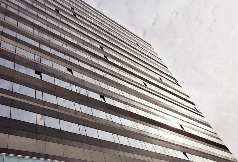 Mövenpick Hotel Amsterdam City Centre