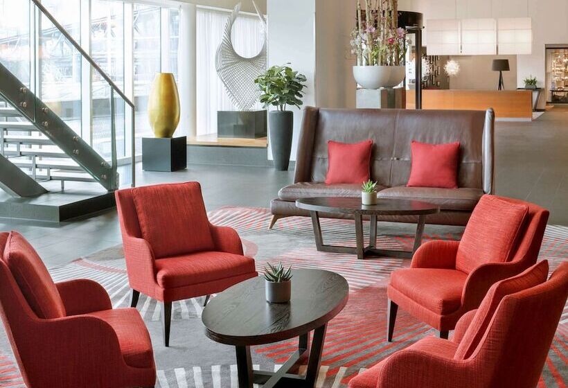 Mövenpick Hotel Amsterdam City Centre