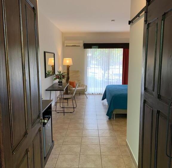 בית מלון כפרי Natural Lodge Cano Negro