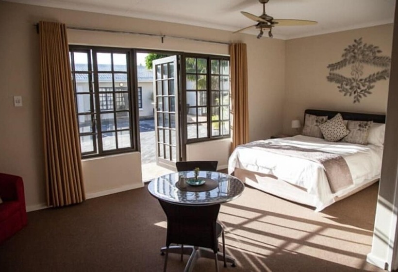 בית מלון כפרי Palm Beach Guesthouse