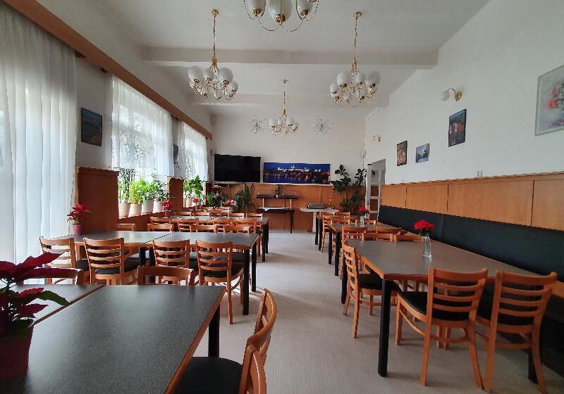 هتل Pension Jana   Domov Mládeže