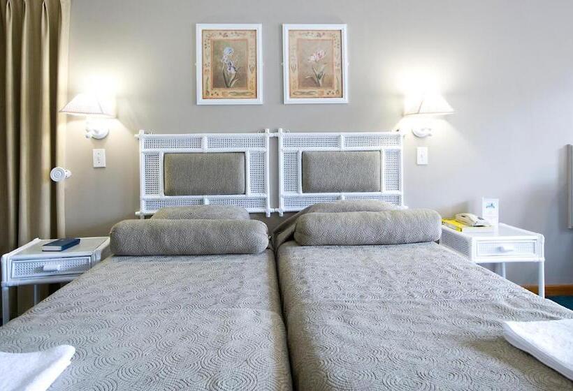 호텔 Pine Lodge Resort