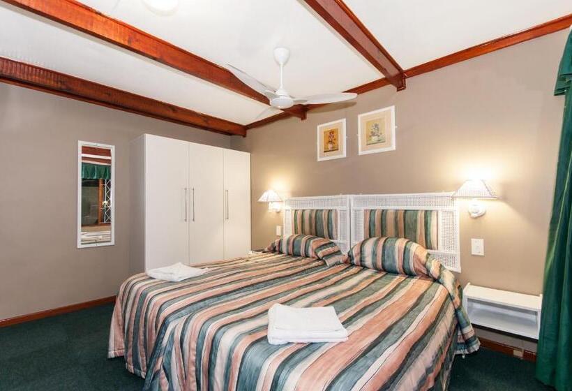 هتل Pine Lodge Resort