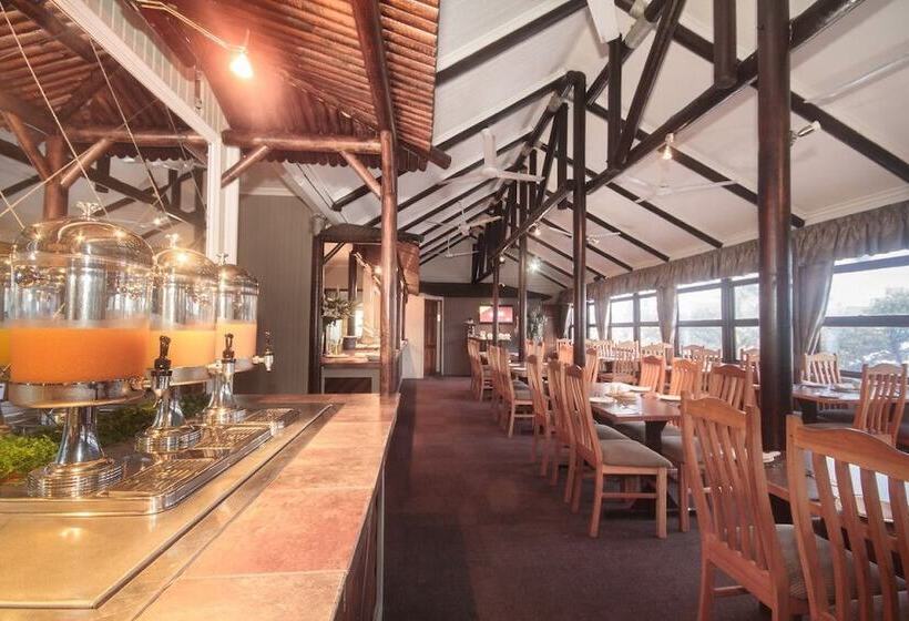 هتل Pine Lodge Resort