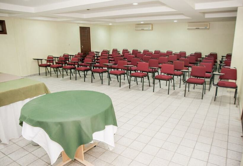 فندق Pizzato Praia