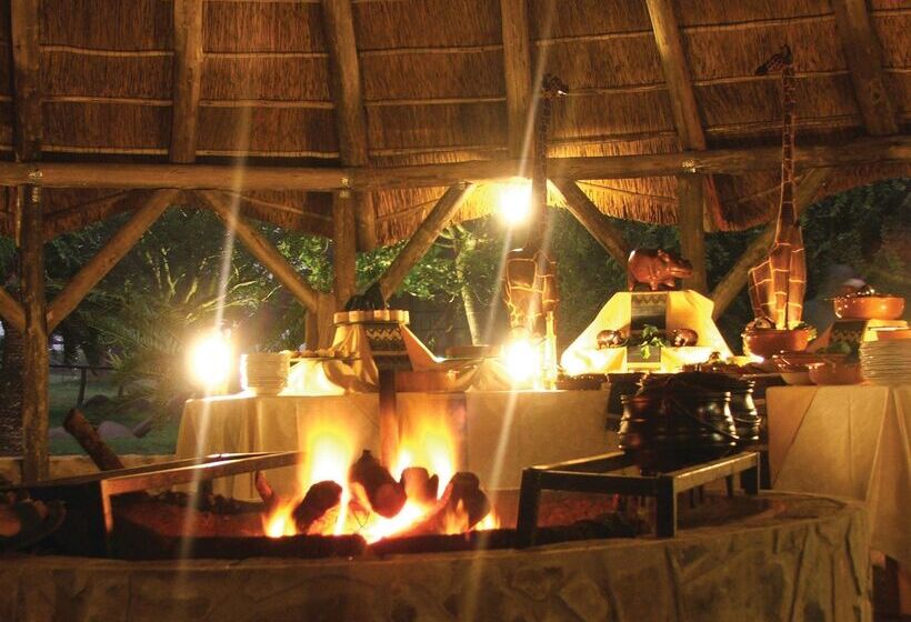 בית מלון כפרי Premier Resort Mpongo Private Game Reserve