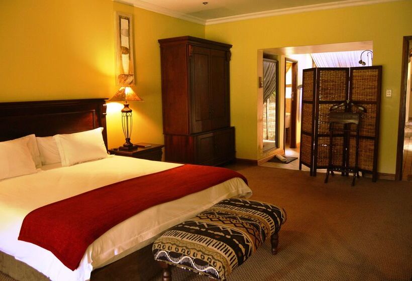 בית מלון כפרי Premier Resort Mpongo Private Game Reserve