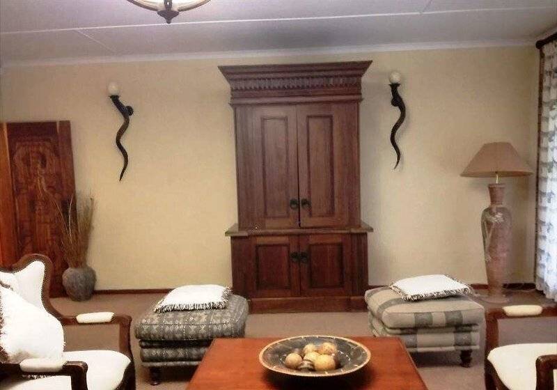 בית מלון כפרי Premier Resort Mpongo Private Game Reserve