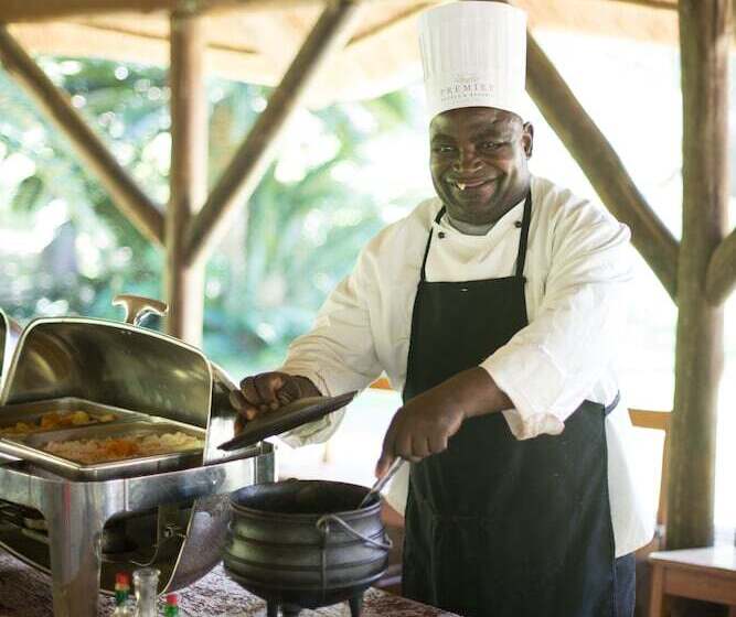 בית מלון כפרי Premier Resort Mpongo Private Game Reserve