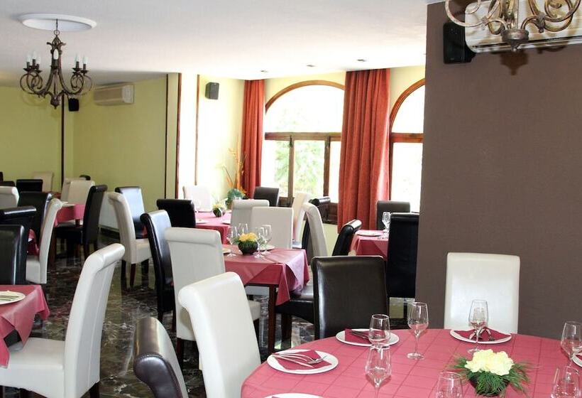 Отель Puerta Nazari