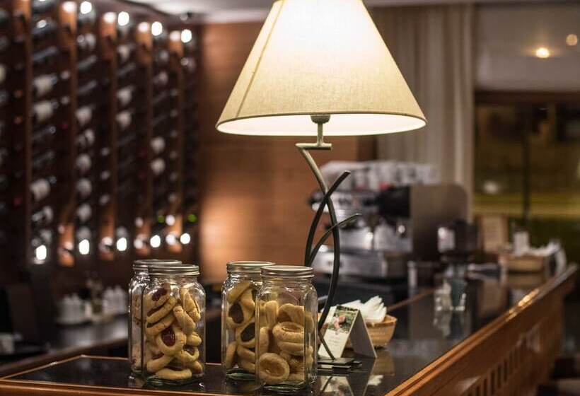 ホテル Rochester Calafate