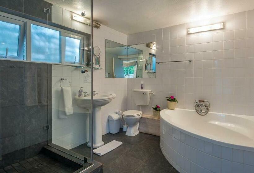 هتل Rusthuiz Guest House