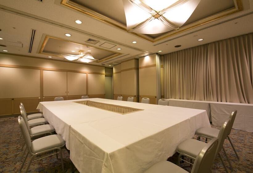 Shin Osaka Washington Hotel Plaza