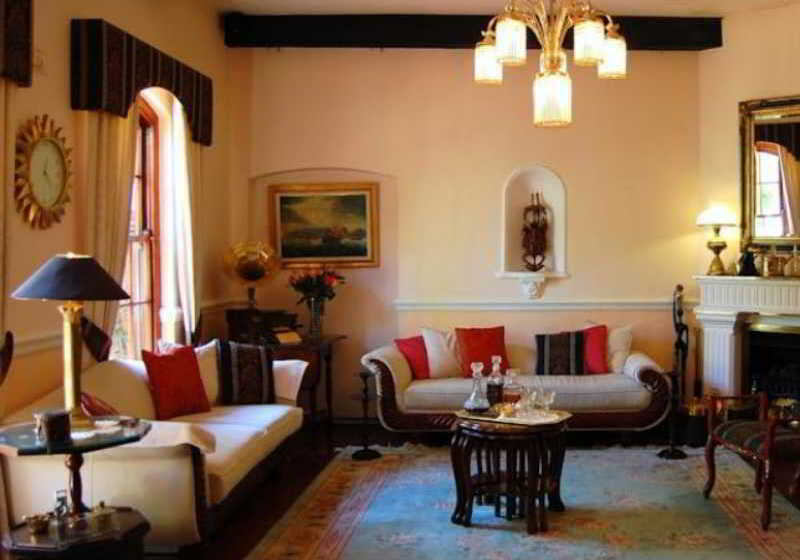 فندق Somerton Manor