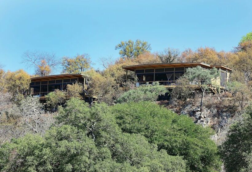 ホテル The Outpost & Pel S Post