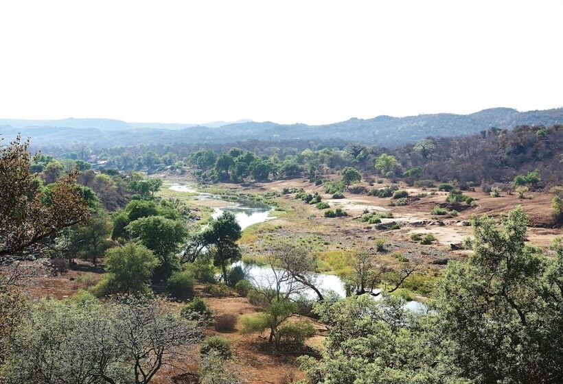 ホテル The Outpost & Pel S Post