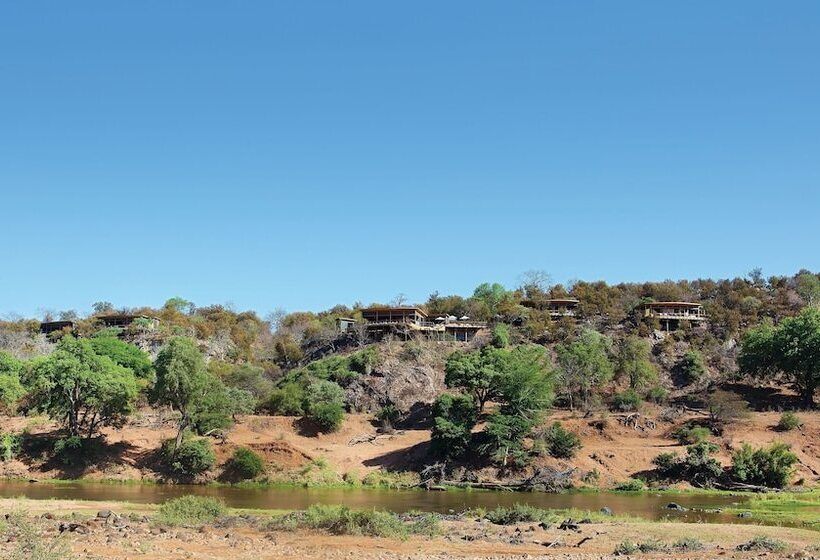 ホテル The Outpost & Pel S Post