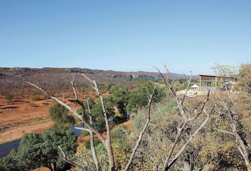 ホテル The Outpost & Pel S Post