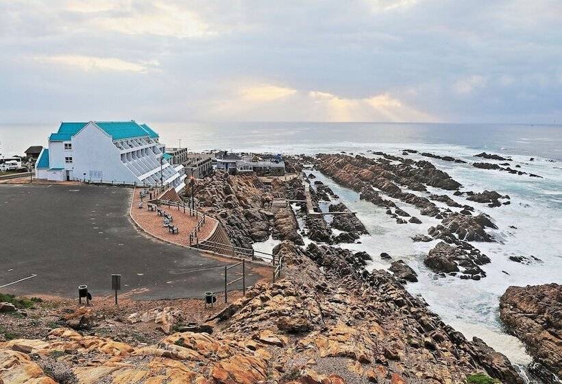 The Point Hotel & Spa