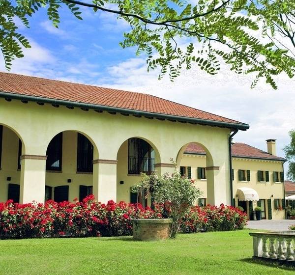 Отель Venice Resort Airport