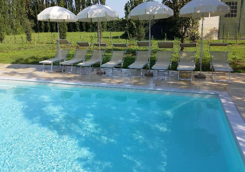 Отель Venice Resort Airport