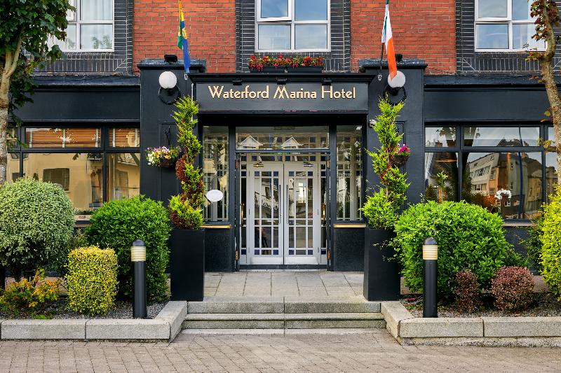 هتل Waterford Marina