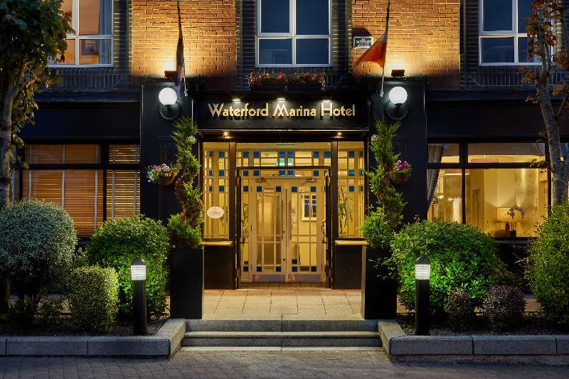 هتل Waterford Marina