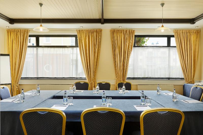 هتل Waterford Marina