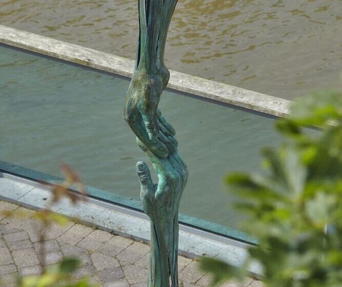 هتل Waterford Marina